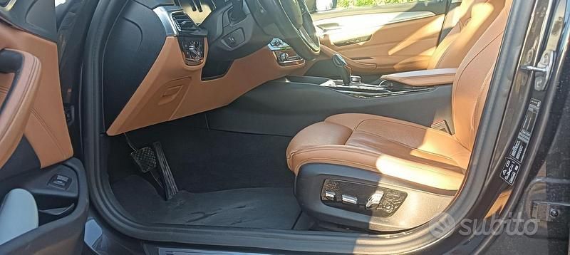 Usata BMW 520 Comfort Edition 190 CV (139 kW) 2018 Nero Station wagon