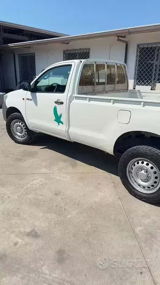 Usata Toyota HiLux 144 CV (105 kW) 2015 Bianco Pick-up