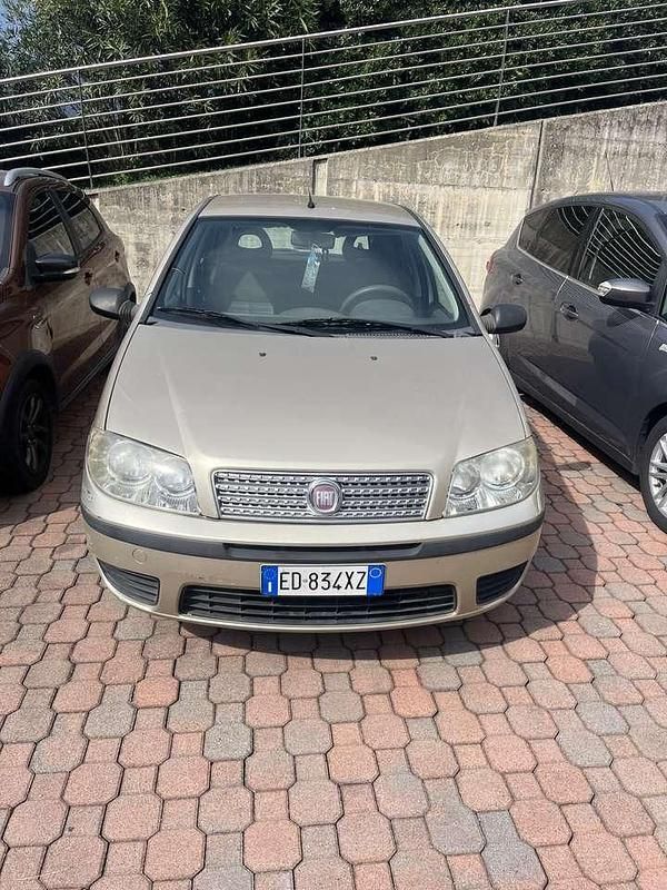 Other Usata 2010 Fiat Grande Punto Dynamic Due volumi | 1700 € (Super prezzo) - Immagine 1/3