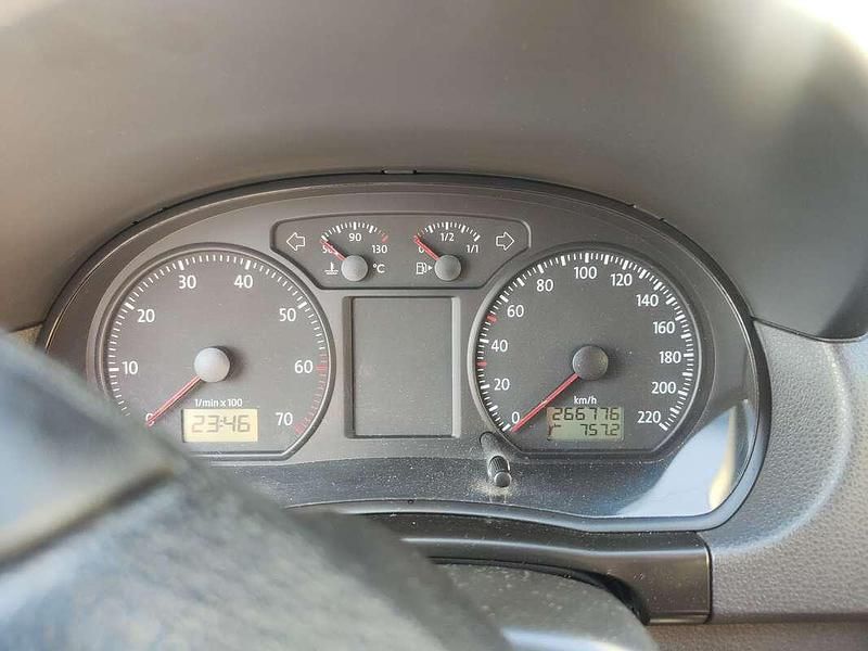 Usata VW Polo Comfortline 69 CV (50 kW) 2008 Argento Utilitaria