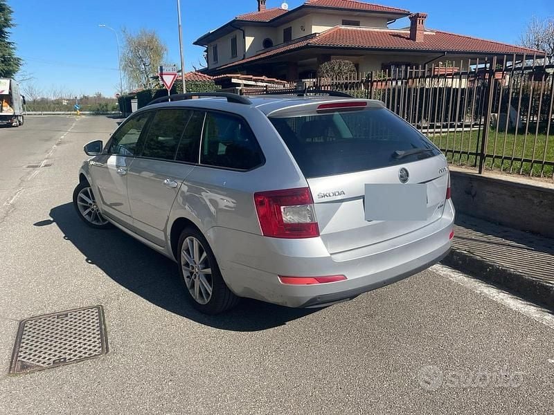Usata Skoda Octavia 110 CV (80 kW) 2016 Grigio Utilitaria