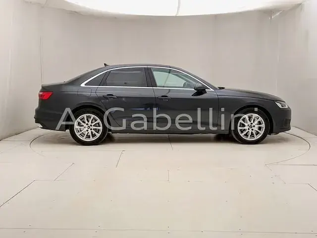 Usata Audi A4 Business 150 CV (110 kW) 2023 Grigio Berlina