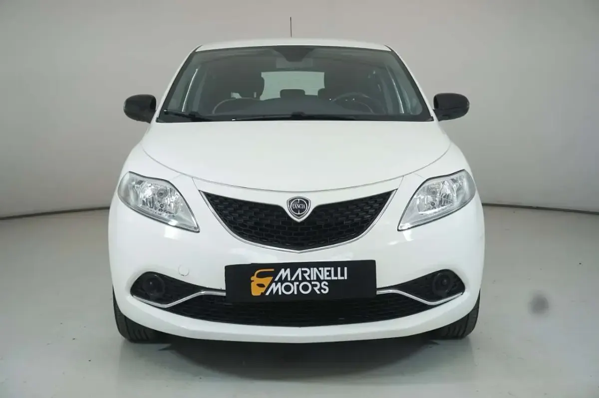 Usata Lancia Ypsilon 95 CV (69 kW) 2017 Bianco Utilitaria