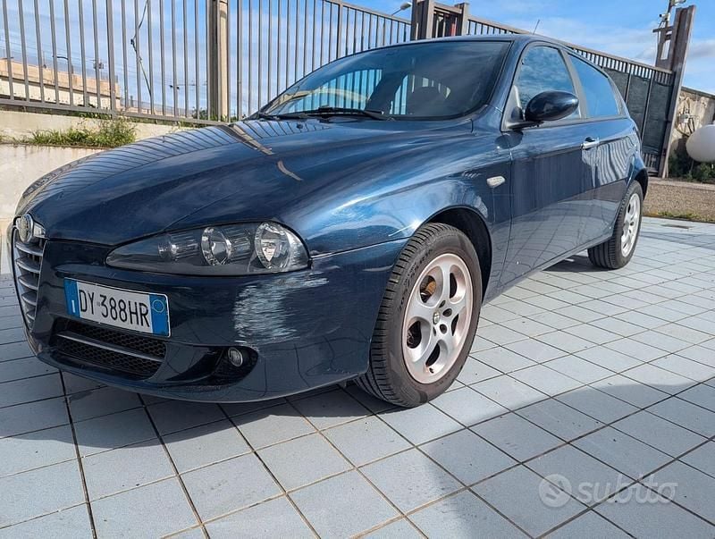 Usata Alfa Romeo 147 Progression 105 CV (77 kW) 2009 Blu Utilitaria