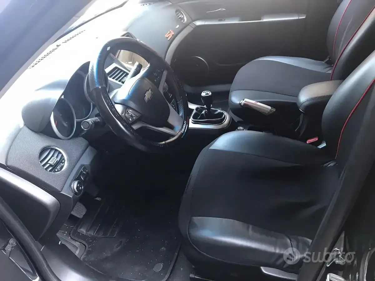 Usata Chevrolet Cruze 163 CV (119 kW) 2012 Nero Berlina