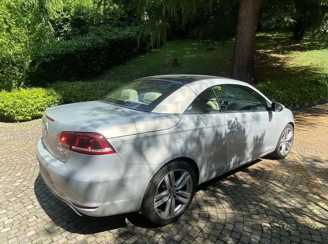 Usata VW Eos 140 CV (102 kW) 2013 Cabrio