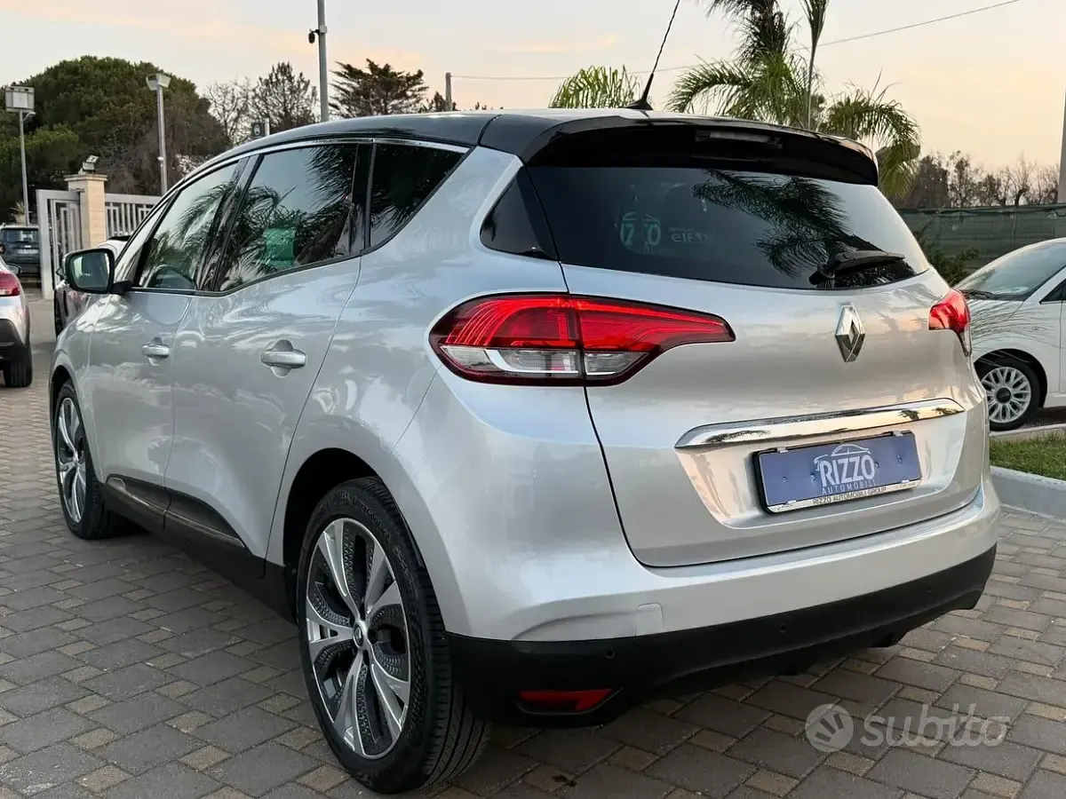 Usata Renault Scénic Intens 110 CV (80 kW) 2018 Grigio Monovolume