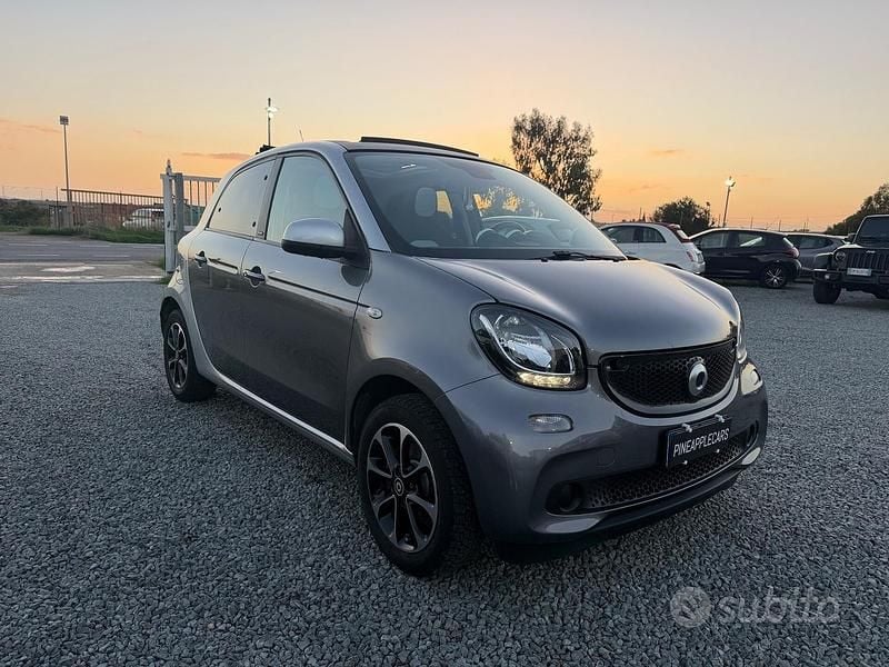 Usata Smart ForFour 70 CV (51 kW) 2014 Grigio Utilitaria