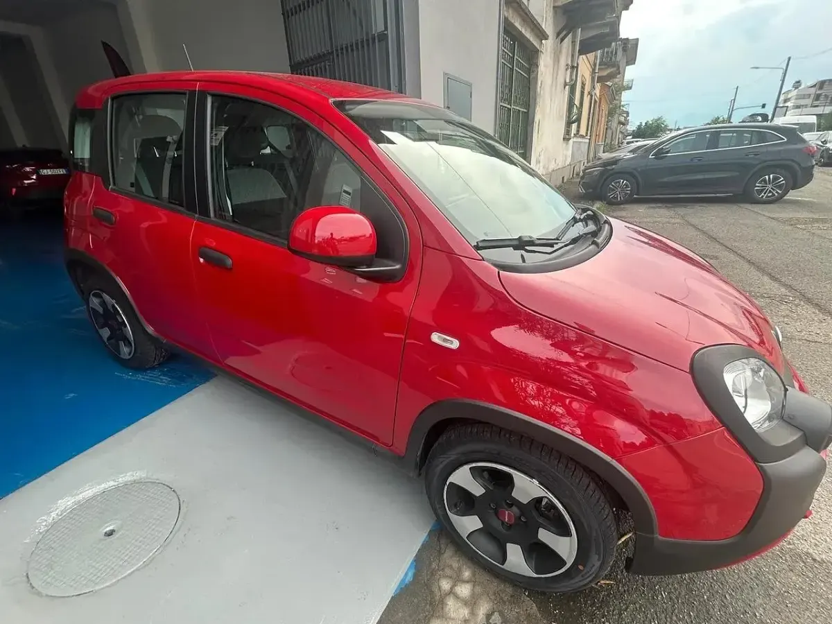 Usata Fiat Panda Cross Cross 70 CV (51 kW) 2023 Rosso Utilitaria