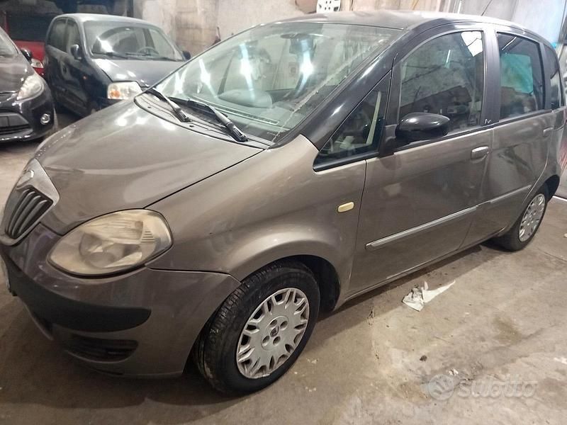 Usata Lancia Musa 2009 Grigio Monovolume