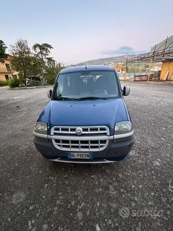Usata Fiat Doblò 105 CV (77 kW) 2004 Blu Monovolume