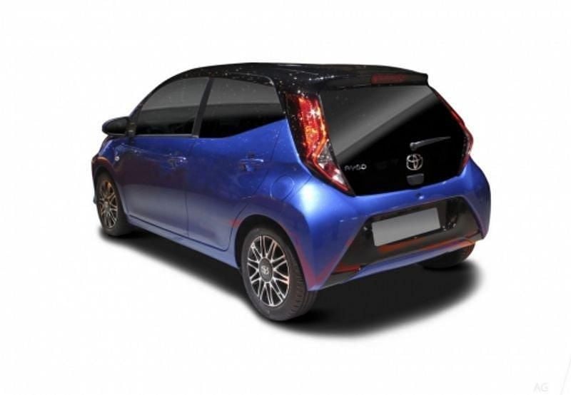 Usata Toyota Aygo Business Edition 72 CV (52 kW) 2020 Rosso Utilitaria