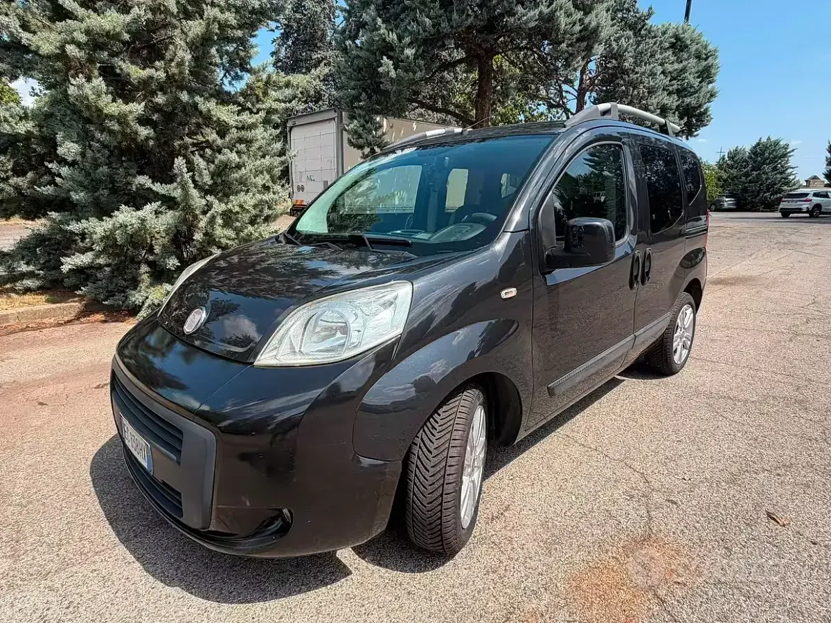 Usata Fiat Qubo Trekking 75 CV (55 kW) 2010 Nero Monovolume