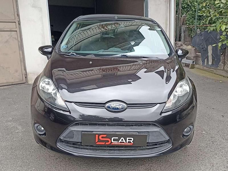 Usata Ford Fiesta 71 CV (52 kW) 2011 Nero Utilitaria