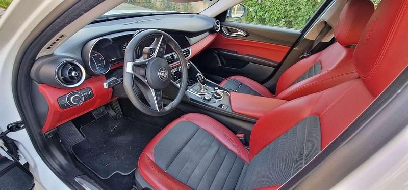 Usata Alfa Romeo Giulia Super 150 CV (110 kW) 2018 Bianco Berlina