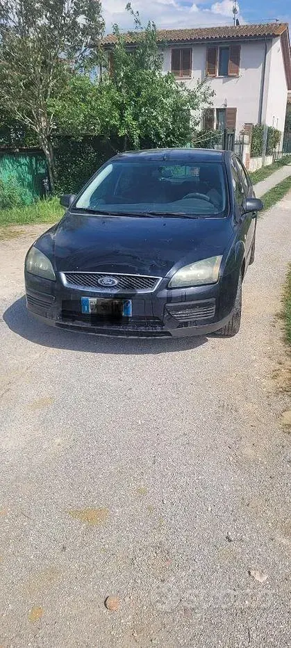 Usata Ford Focus 115 CV (84 kW) 2005 Nero Berlina