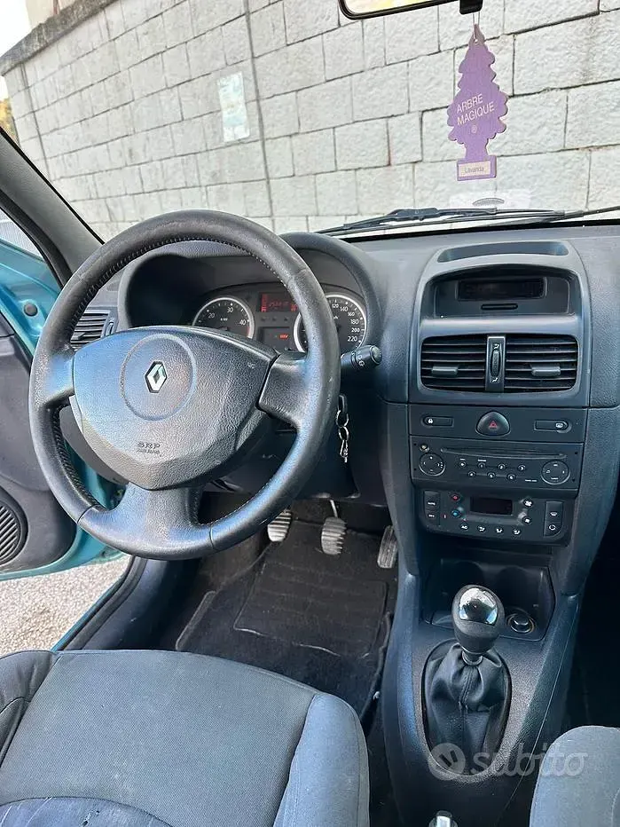 Usata Renault Clio II 82 CV (60 kW) 2004 Berlina
