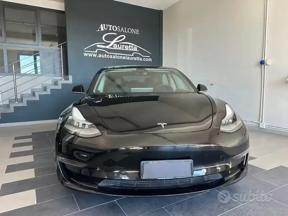 Usata Tesla Model 3 Long Range AWD 152 kW (208 CV) 2019 Nero Berlina