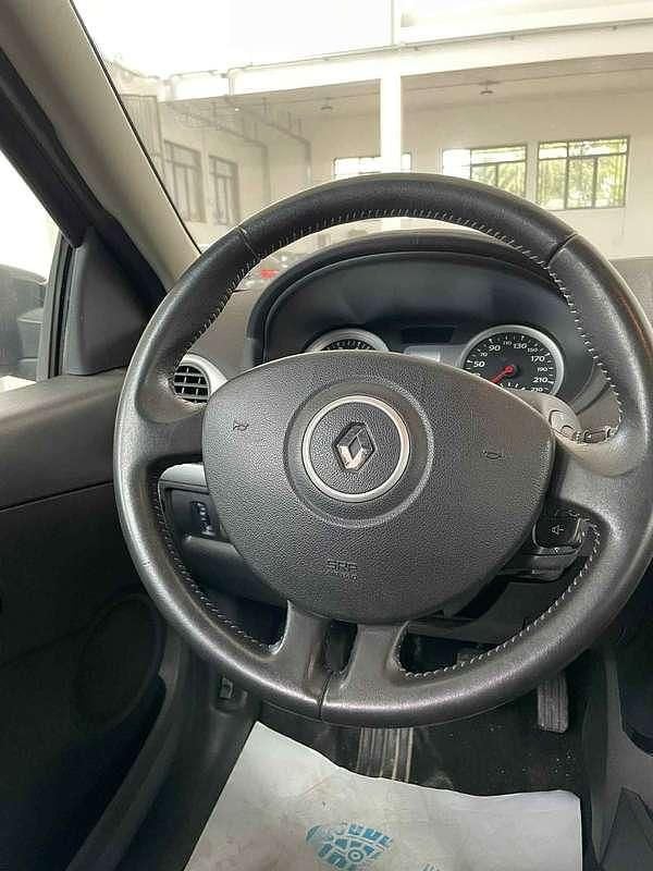 Usata Renault Clio III Dynamique 75 CV (55 kW) 2012 Blu/azzurro Berlina