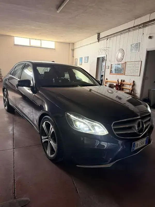 Usata Mercedes E350 Avantgarde 306 CV (225 kW) 2013 Berlina