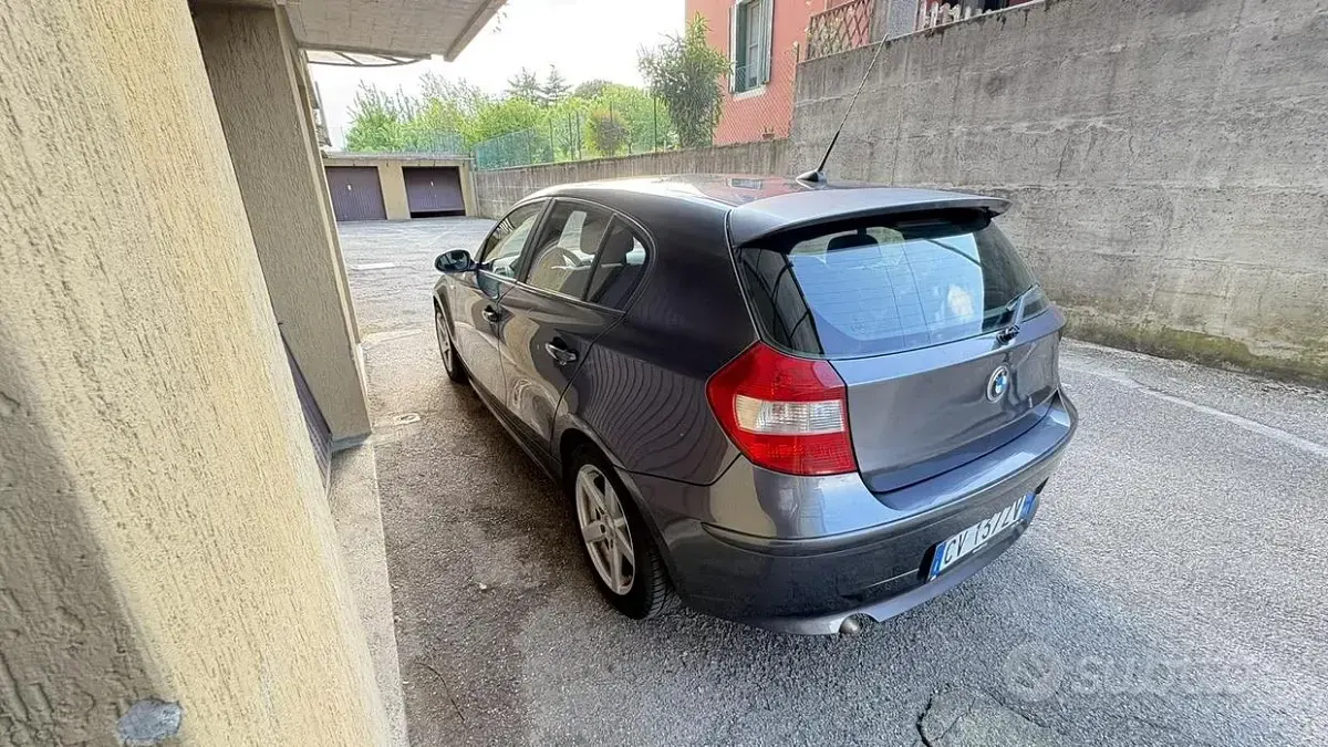 Usata BMW 118 Efficient Dynamics 122 CV (89 kW) 2005 Grigio Utilitaria