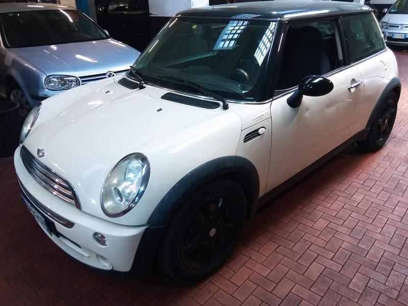 Usata Mini Cooper 119 CV (87 kW) 2009 Beige Utilitaria