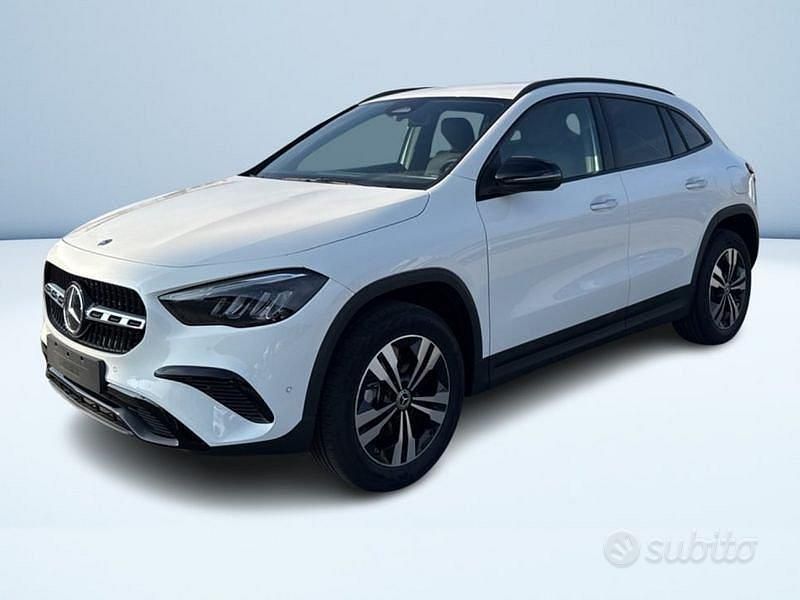 Bianco Nuova 2025 Mercedes GLA200 Advanced Plus SUV | 45.300 € (Buon prezzo) - Immagine 1/4