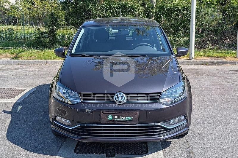 Usata VW Polo Comfortline 90 CV (66 kW) 2017 Viola/lilla Utilitaria
