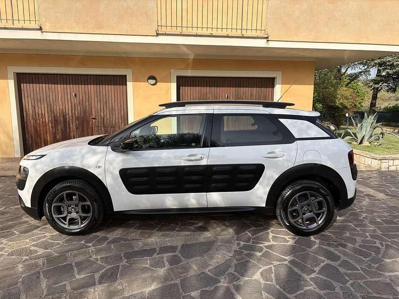 Usata Citroën C4 Cactus Shine 90 CV (66 kW) 2015 Bianco Utilitaria