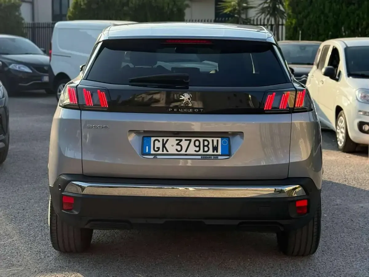 Usata Peugeot 3008 Allure 131 CV (96 kW) 2022 Grigio SUV