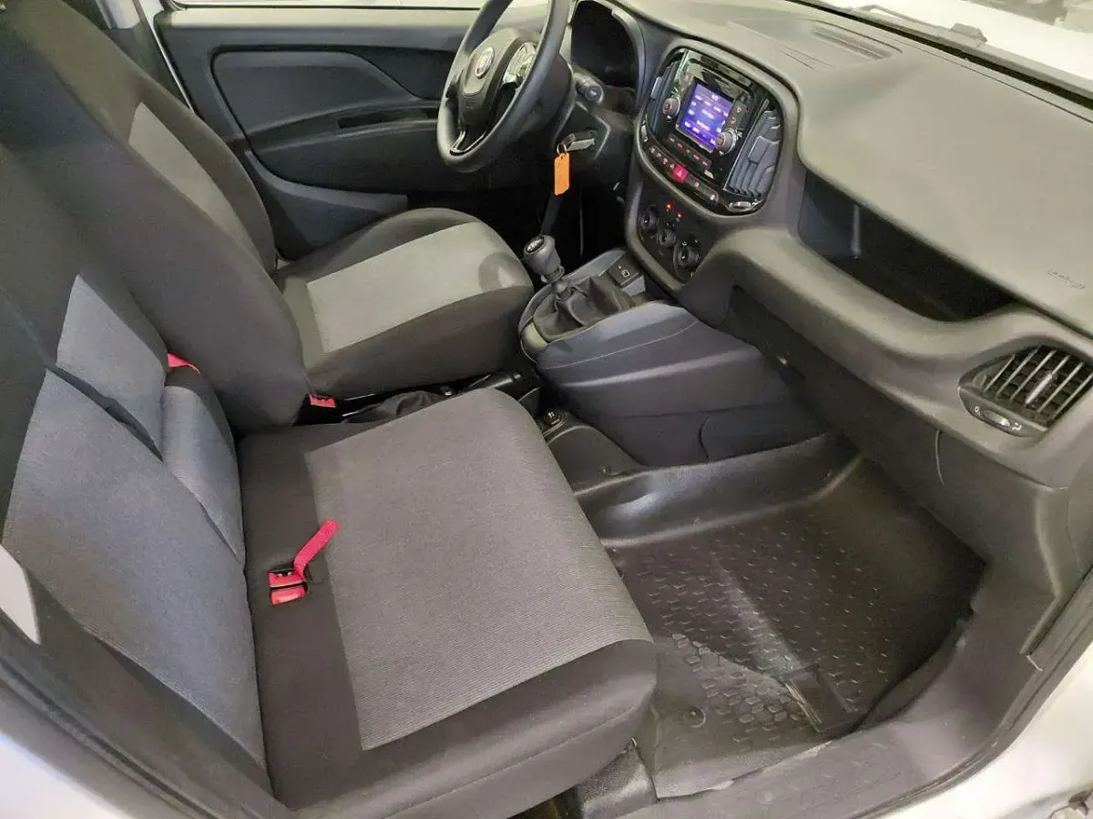 Usata Fiat Doblò Lounge 105 CV (77 kW) 2022 Bianco Monovolume