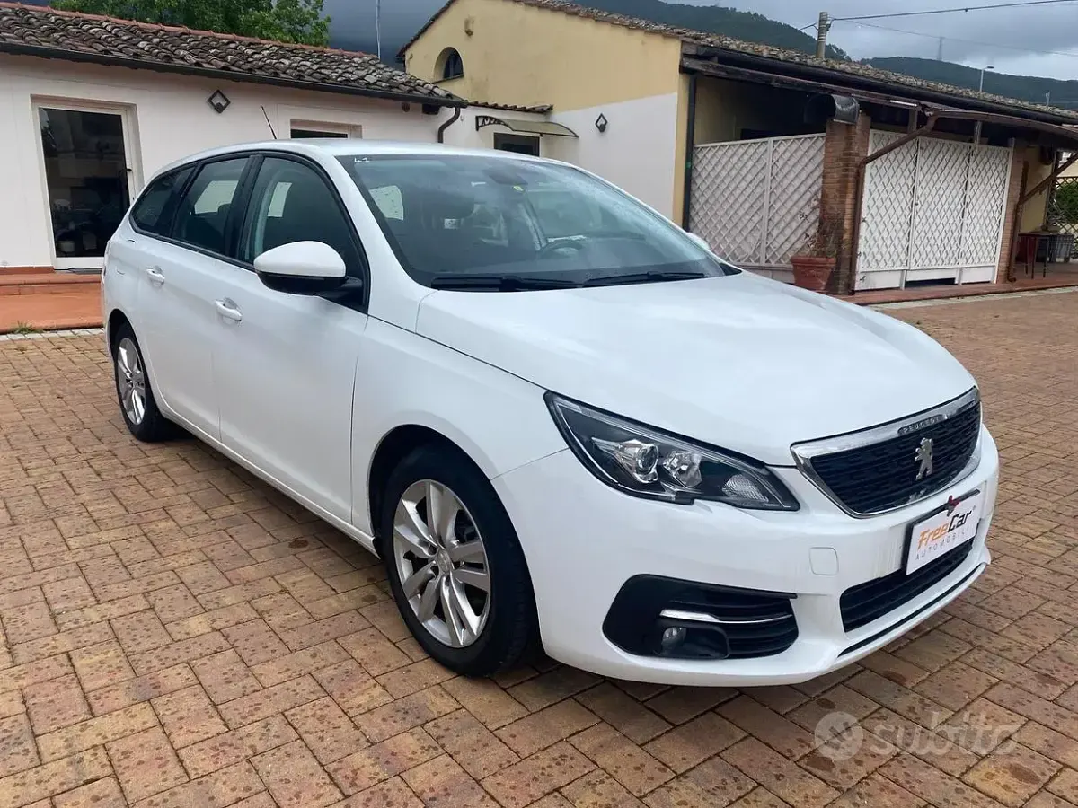 Usata Peugeot 308 Active 131 CV (96 kW) 2021 Bianco Station wagon