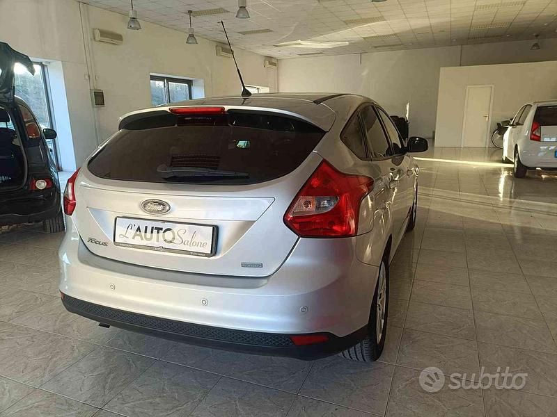 Usata Ford Focus 100 CV (73 kW) 2014 Argento Berlina