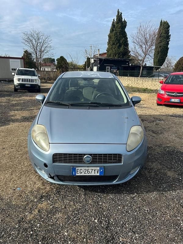 Blu Usata 2012 Fiat Punto Lounge Tre volumi | 2500 € (Super prezzo) - Immagine 1/4