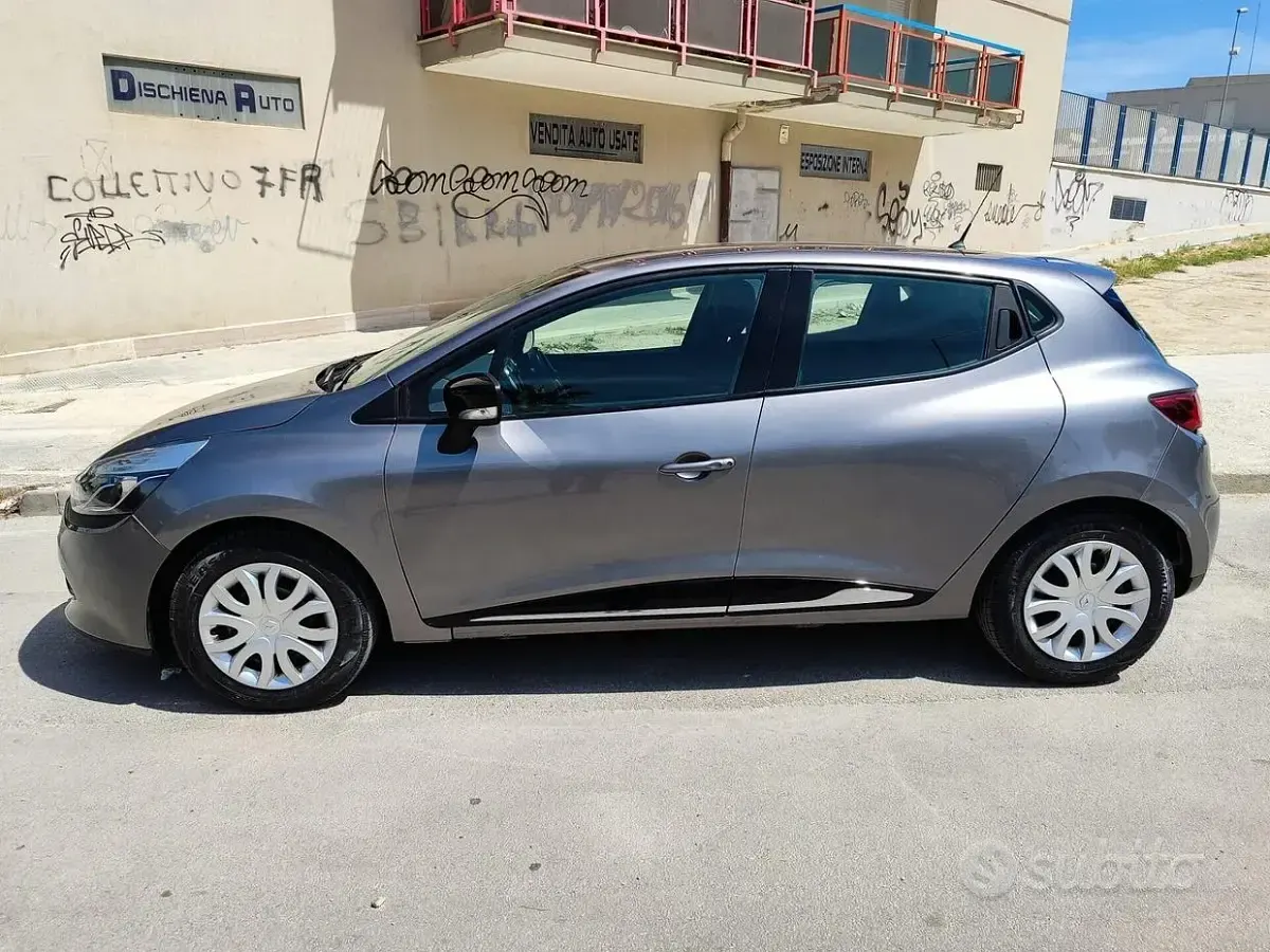 Usata Renault Clio IV 75 CV (55 kW) 2015 Grigio Berlina