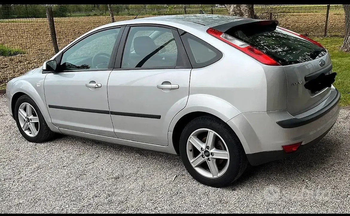 Usata Ford Focus 90 CV (66 kW) 2006 Grigio Berlina