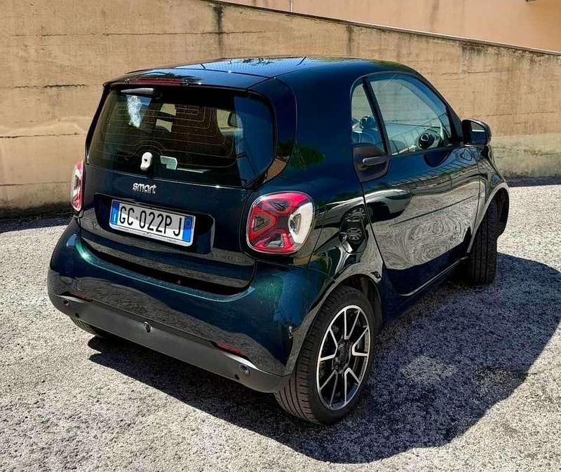 Begagnad Smart ForTwo Coupé Passion 41 kW (56 HK) 2020 Grön Halvkombi