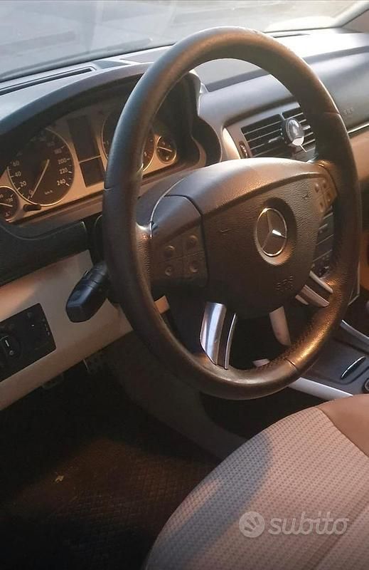 Usata Mercedes B200 140 CV (102 kW) 2008 Blu Monovolume