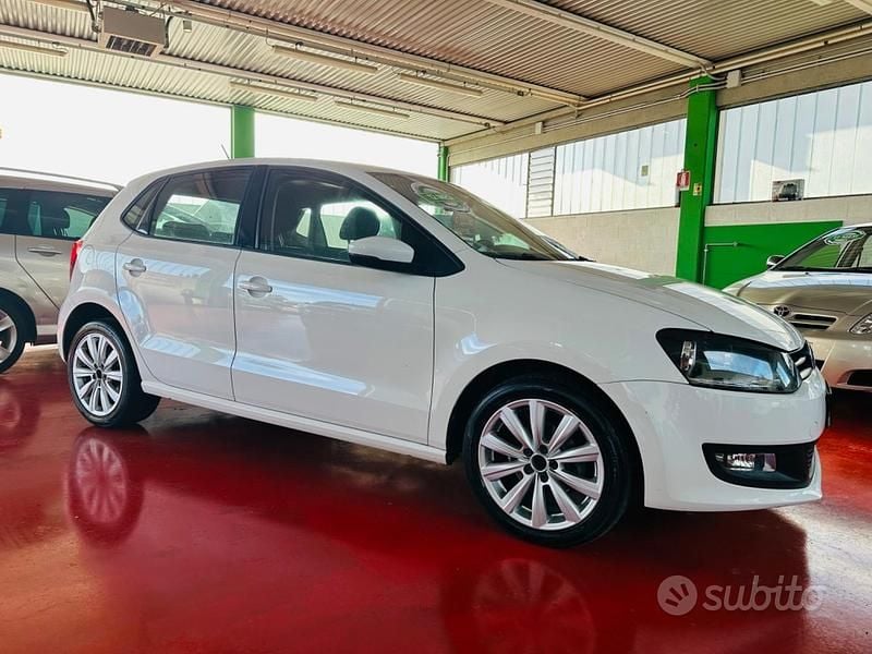 Usata VW Polo Highline 90 CV (66 kW) 2011 Bianco Berlina