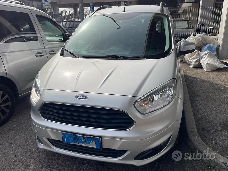 Usata Ford Courier 2017 Grigio Monovolume