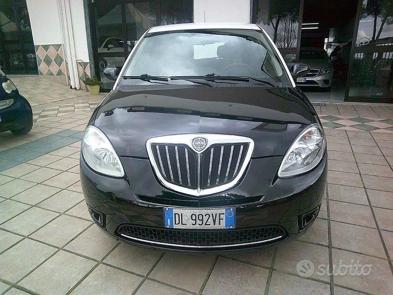 Usata Lancia Ypsilon 105 CV (77 kW) 2008 Nero Utilitaria