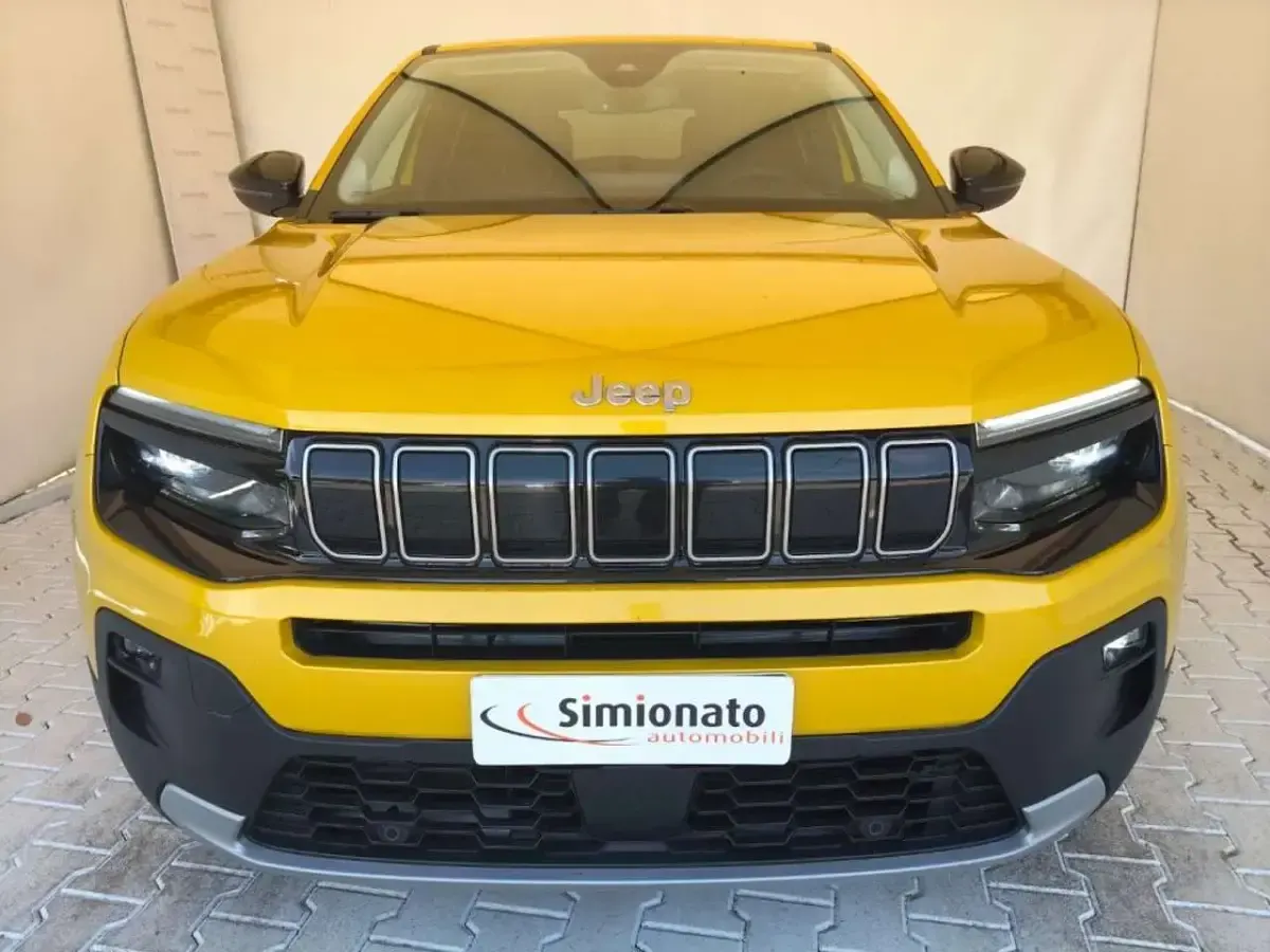 Usata Jeep Avenger Summit 101 CV (74 kW) 2025 Oro SUV