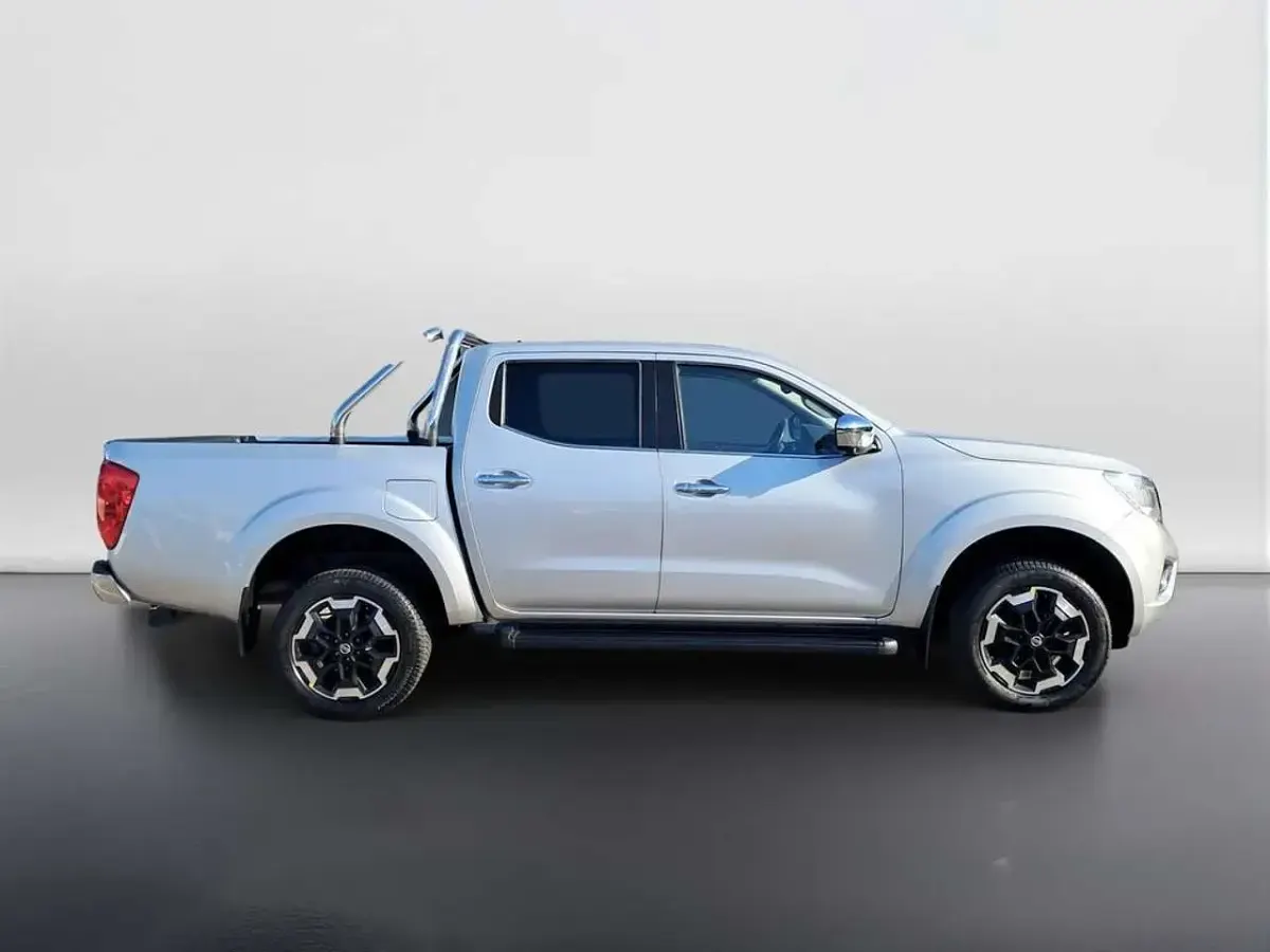 Usata Nissan Navara N-Connecta 190 CV (139 kW) 2020 Grigio Pick-up
