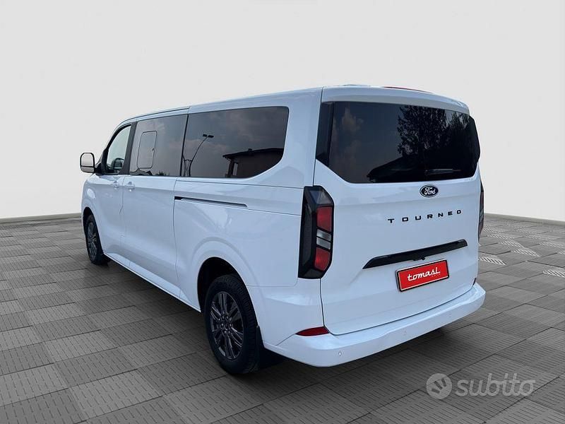 Begagnad Ford Tourneo Custom Titanium 150 HK (110 kW) 2025 Vit Van