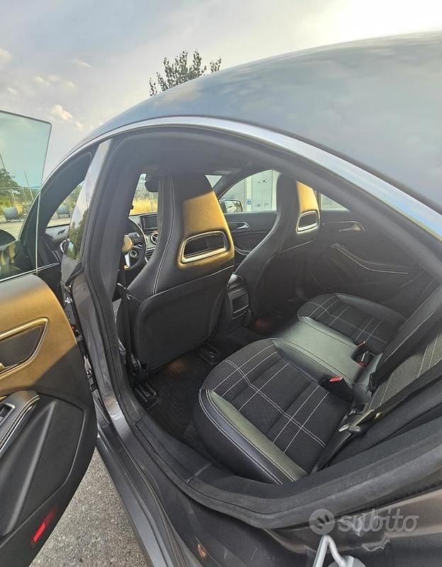 Usata Mercedes CLA200 136 CV (100 kW) 2013 Grigio Coupé