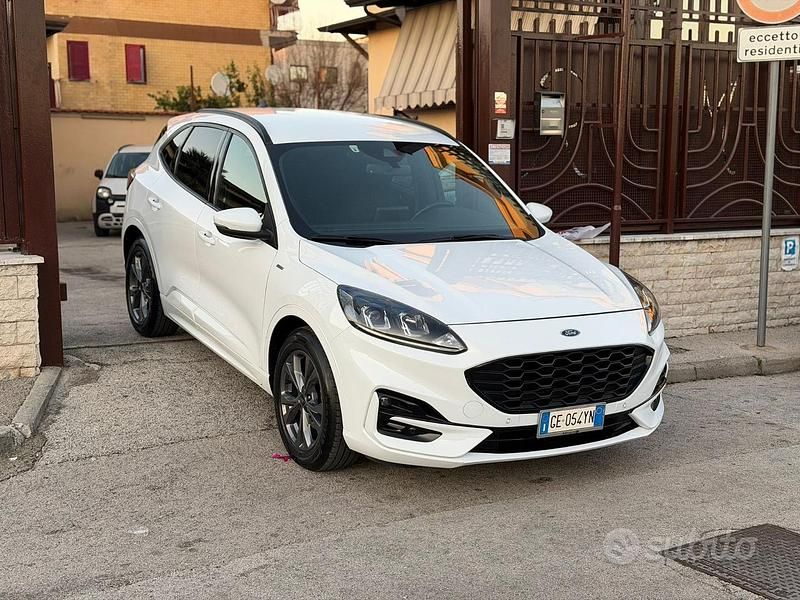 Usata Ford Kuga 120 CV (88 kW) 2021 Bianco SUV