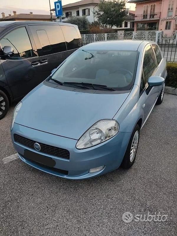 Usata Fiat Grande Punto 2005 Blu Utilitaria
