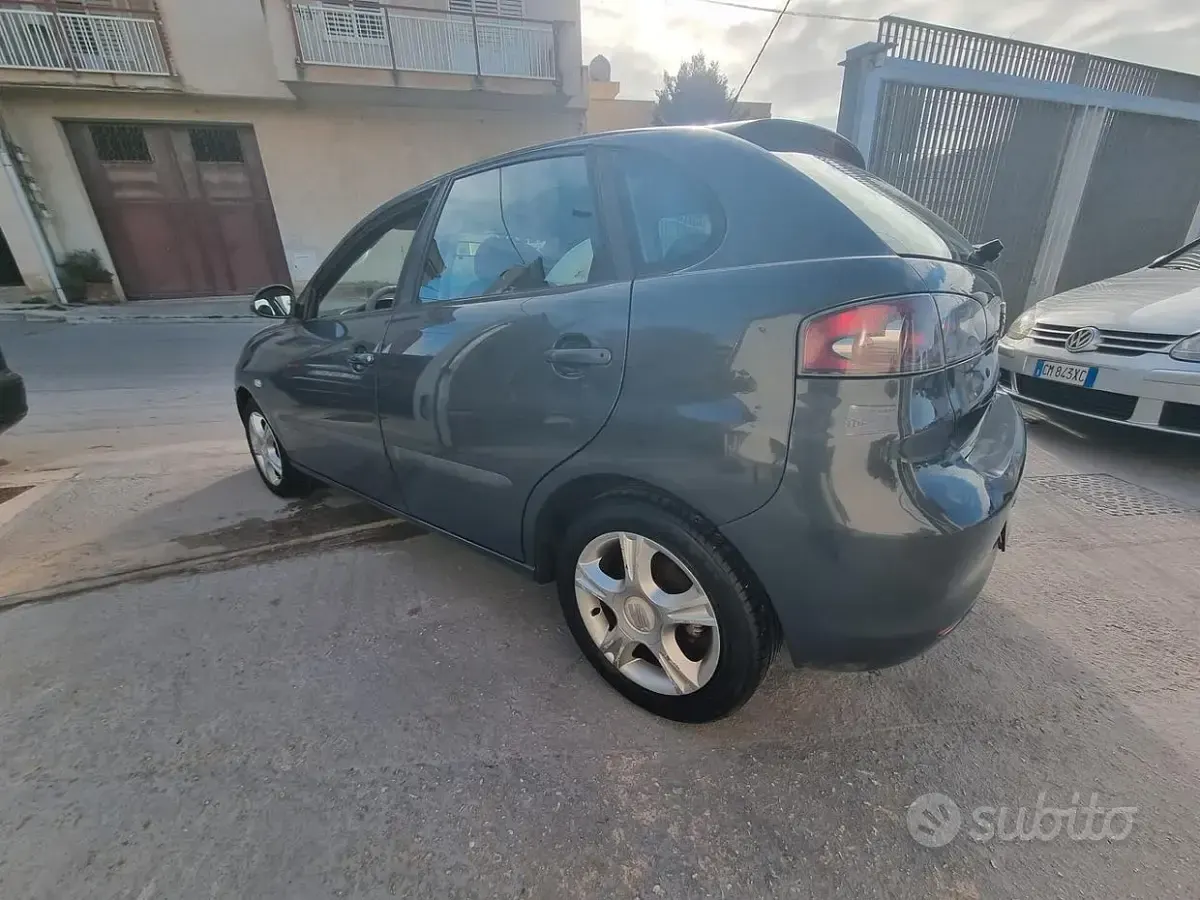 Usata Seat Ibiza Stylance 80 CV (58 kW) 2008 Grigio Berlina