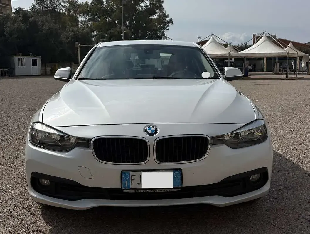 Usata BMW 318 Advantage 150 CV (110 kW) 2017 Bianco Berlina