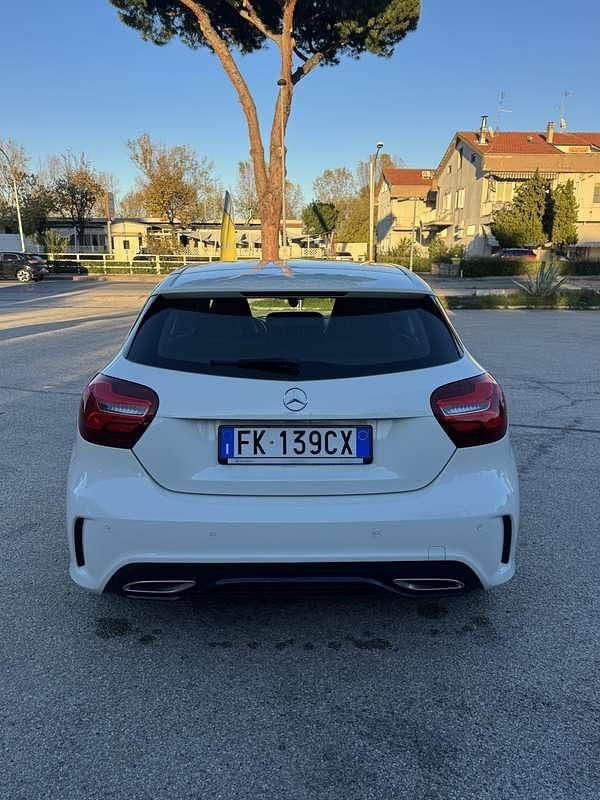 Usata Mercedes A180 Premium 109 CV (80 kW) 2017 Berlina